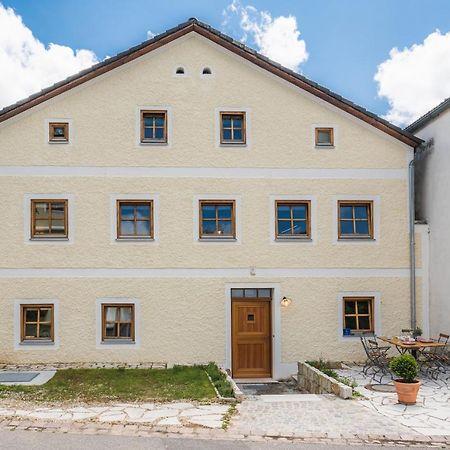 Gehobenes Ambiente In Historischer Wohnung Walting Exterior photo