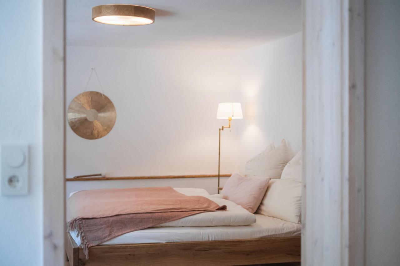 Gehobenes Ambiente In Historischer Wohnung Walting Exterior photo