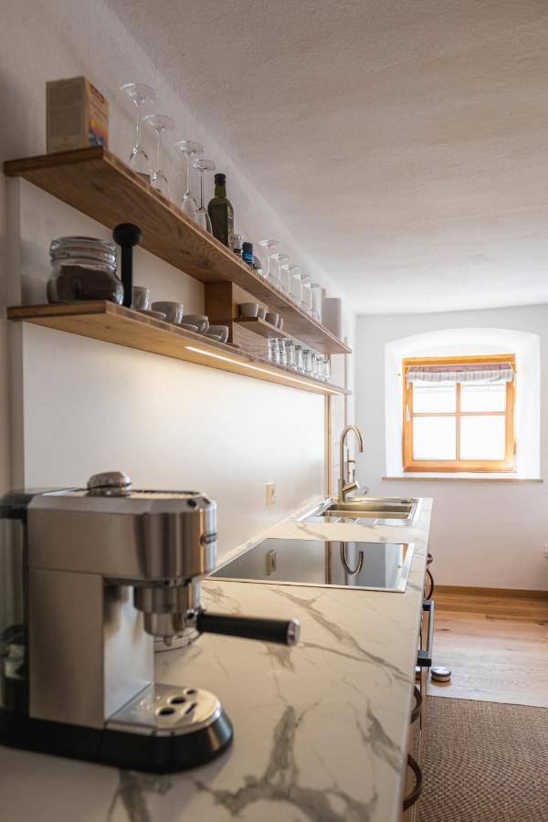 Gehobenes Ambiente In Historischer Wohnung Walting Exterior photo