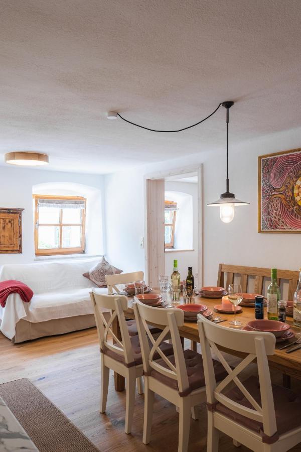 Gehobenes Ambiente In Historischer Wohnung Walting Exterior photo