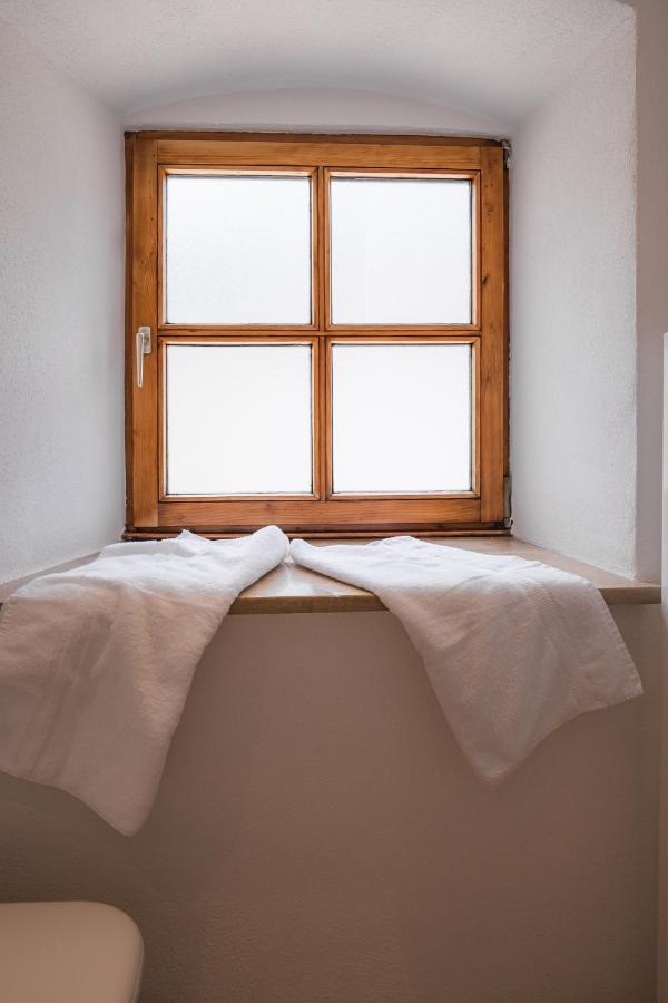 Gehobenes Ambiente In Historischer Wohnung Walting Exterior photo