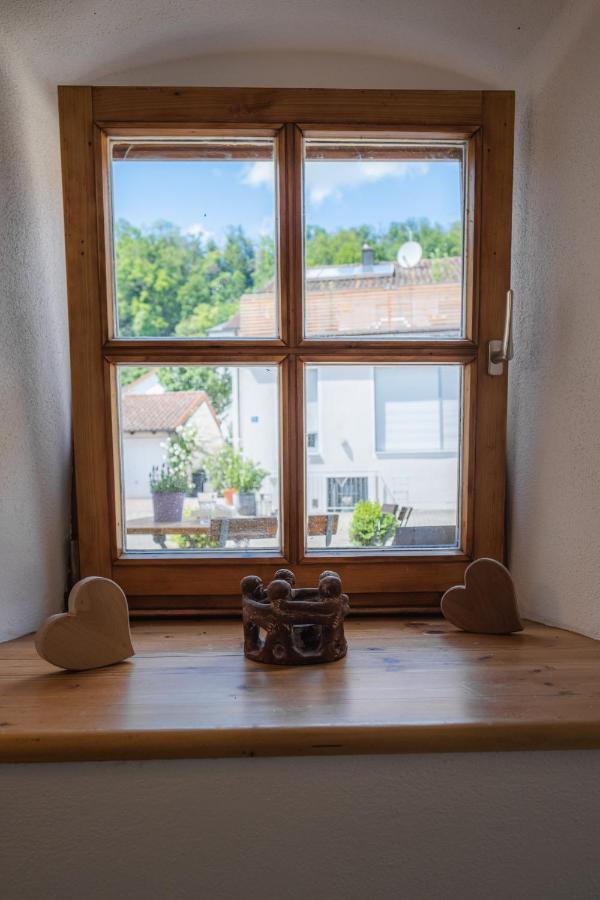 Gehobenes Ambiente In Historischer Wohnung Walting Exterior photo