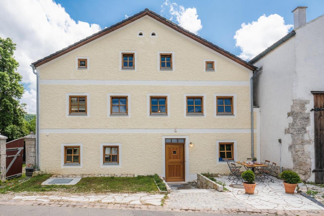 Gehobenes Ambiente In Historischer Wohnung Walting Exterior photo