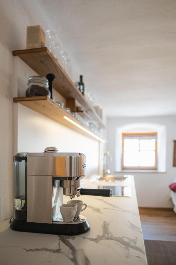 Gehobenes Ambiente In Historischer Wohnung Walting Exterior photo
