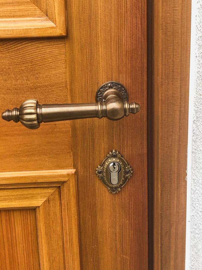 Gehobenes Ambiente In Historischer Wohnung Walting Exterior photo