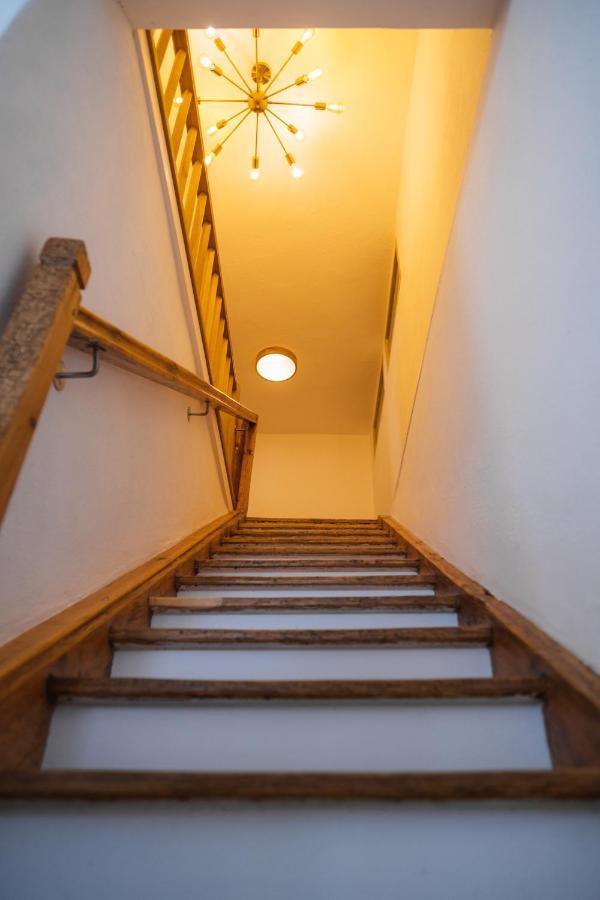 Gehobenes Ambiente In Historischer Wohnung Walting Exterior photo