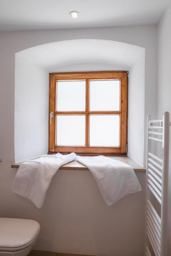 Gehobenes Ambiente In Historischer Wohnung Walting Exterior photo