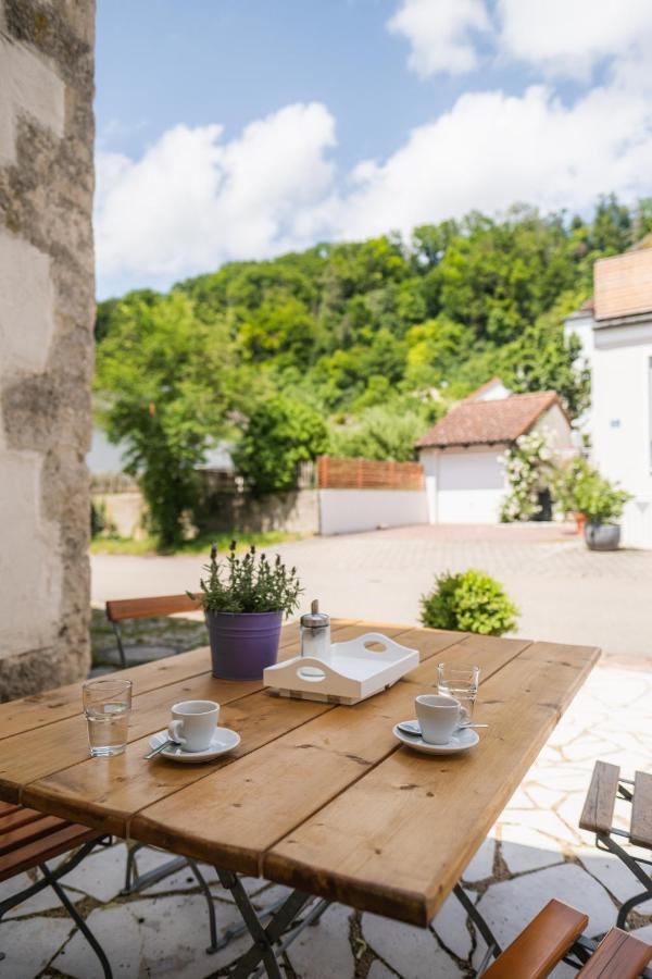 Gehobenes Ambiente In Historischer Wohnung Walting Exterior photo